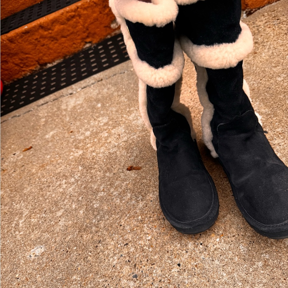 Michael Kors Black Suede & Sheep Fur Snow Boots women’s size 6 - Picture 2 of 6